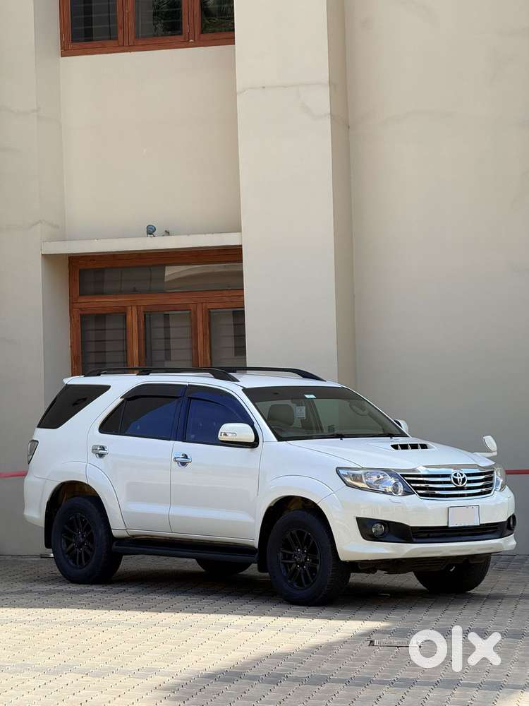 Toyota Fortuner 3.0 4x2 Automatic, 2013