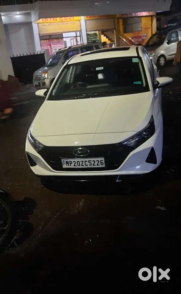 Top Model I20 Asta Showroom Condition