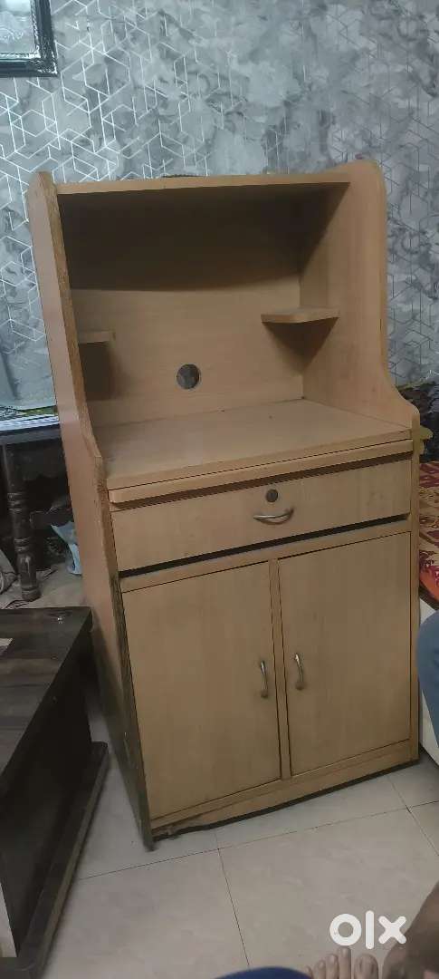 Computer table