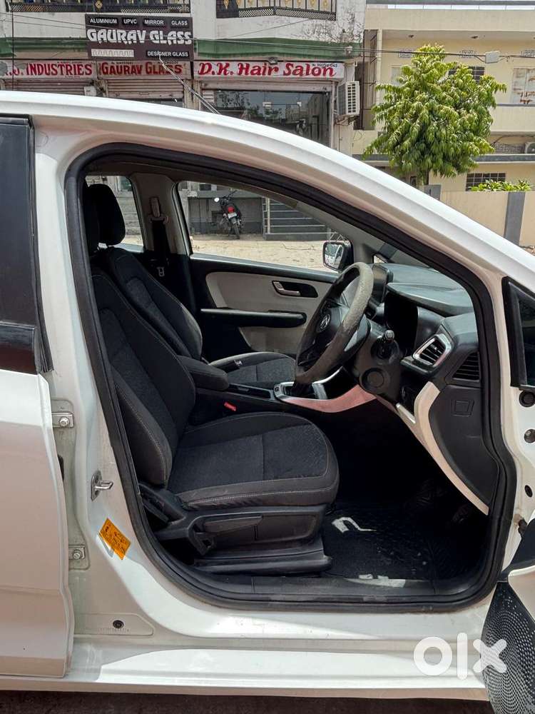 Tata Altroz Xz, 2022, Petrol