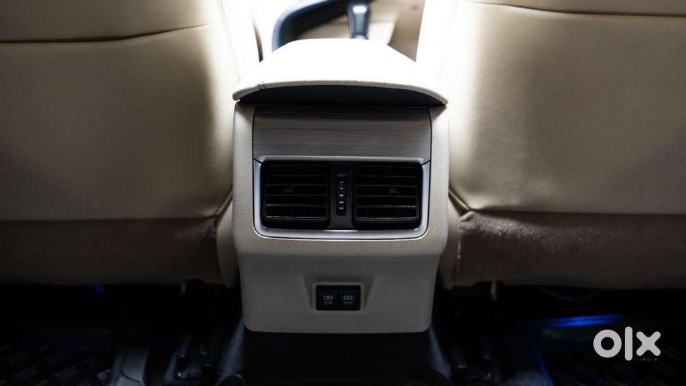 Toyota Camry Hybrid, 2020, Petrol