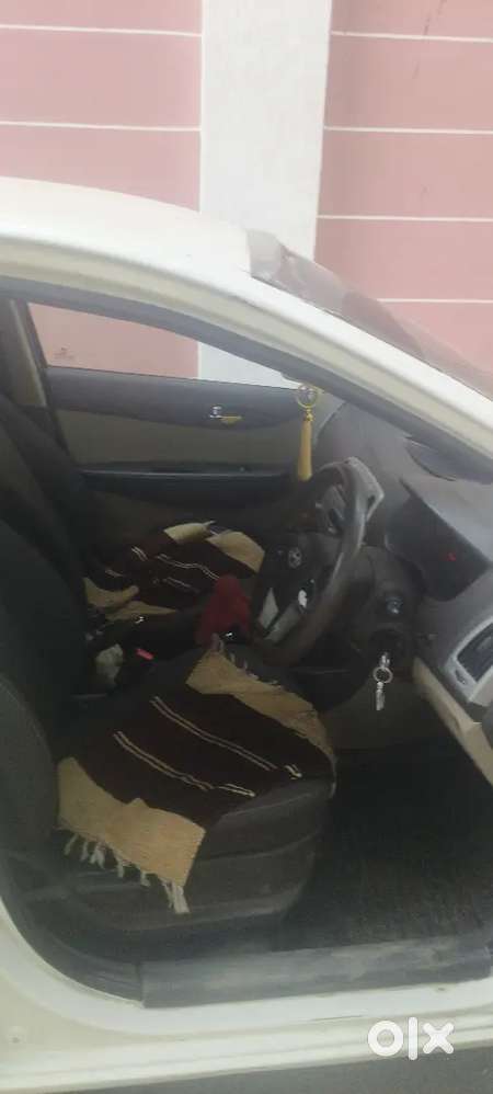 Hyundai I20 Sportz 2012