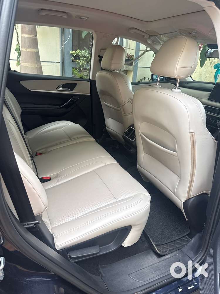 Mahindra Xuv700 2022 Petrol Automatic
