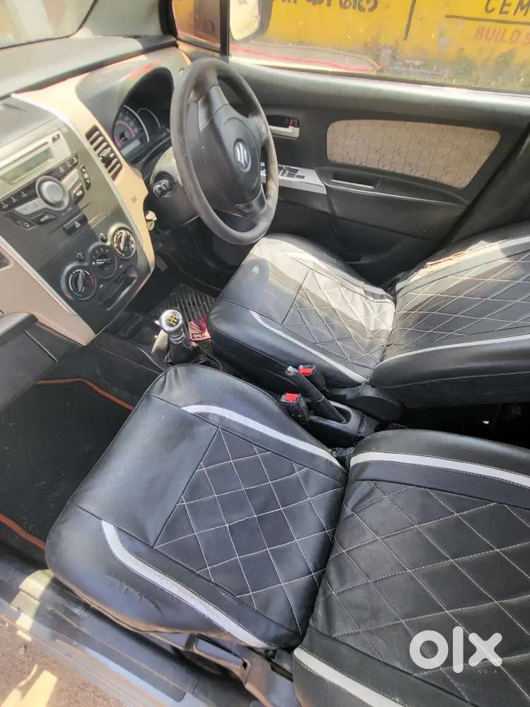 2013-14 Model Wagonr Petrol +cng Mileage 35+ Tyre 90% New