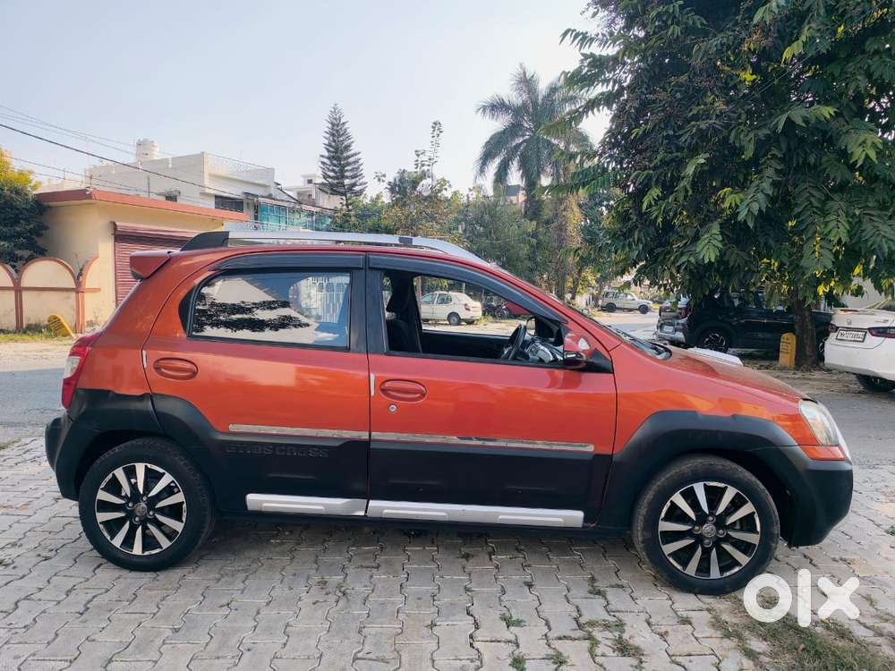 Toyota Etios Cross 1.2 G X Edition, 2014, Petrol