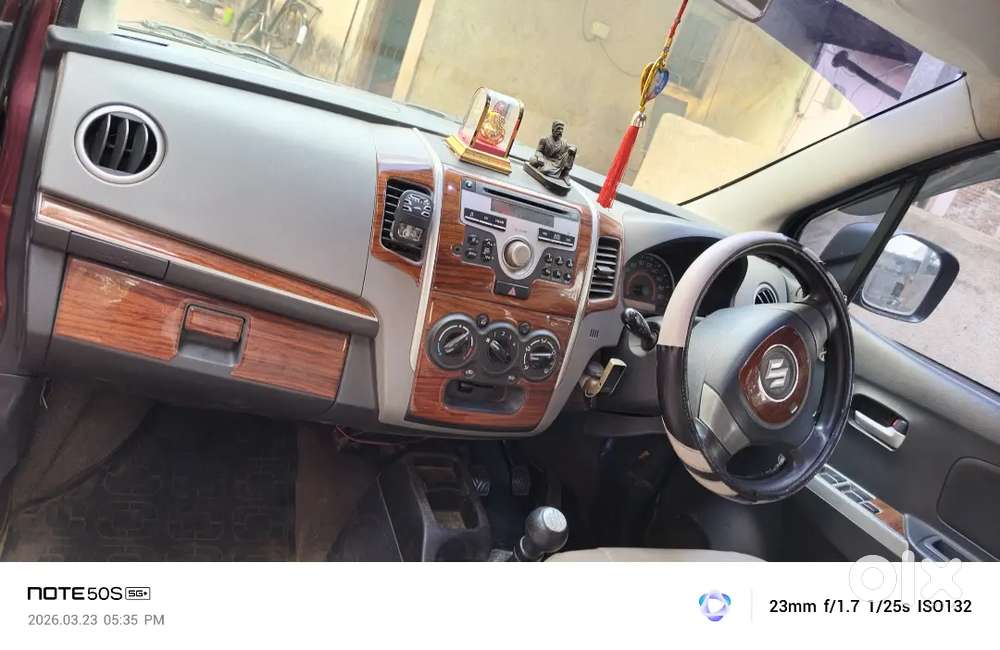 Maruti Suzuki Wagon R November 2011 Single Hand Used,2 Tyre New, 2-70%