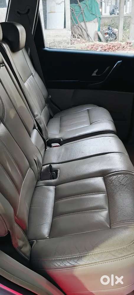 Sell Mahindra Xuv500 W10 Bs4 Oct 2017