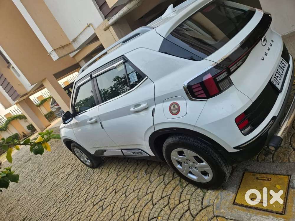 Hyundai Venue 1.2 S (o), 2022, Petrol