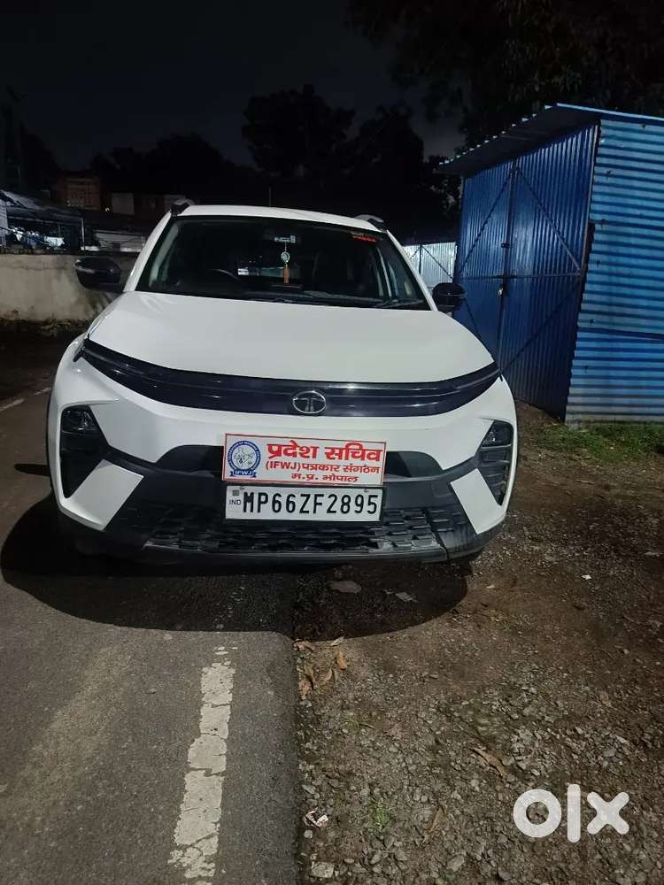 Tata Nexon 2025 Petrol Manual