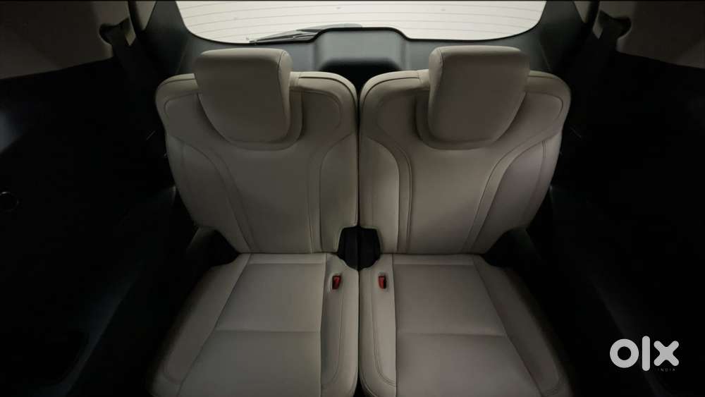 Mahindra Xuv700 2.0 Ax 7 Petrol At Luxury Pack Str, 2022, Petrol