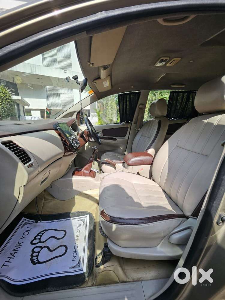 Toyota Innova 2.5 V Diesel 7-seater, 2006, Diesel