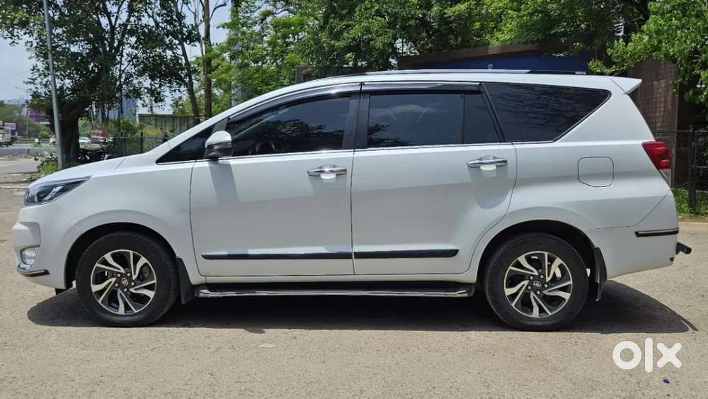 Toyota Innova Crysta [2020-ongoing] 2.4 Vx 8 Str, 2023, Diesel