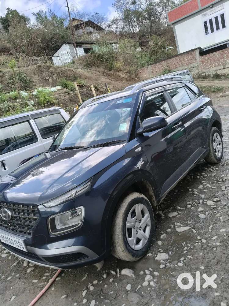 Hyundai Venue 2021 Petrol Well Maintained