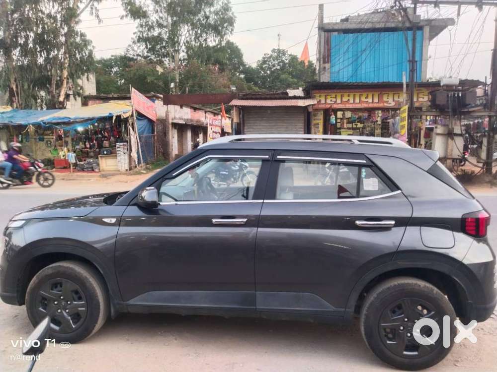 Hyundai Venue 2025 Petrol Good Condition
