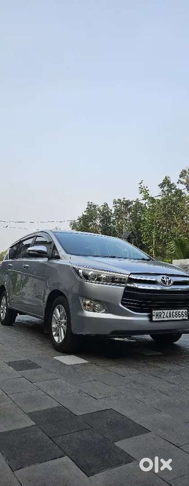 Toyota Innova Crysta 2016 Diesel Well Maintained