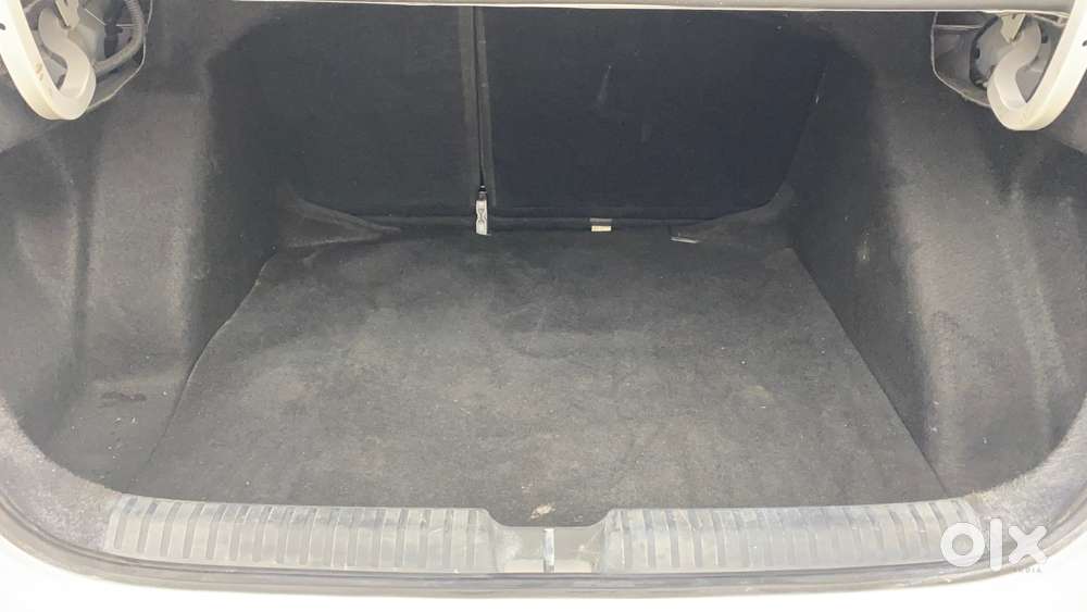 Skoda Slavia Style 1.0l Tsi Mt, 2022, Petrol