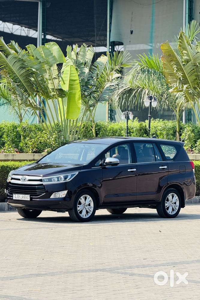 Toyota Innova Crysta 2.8 Zx At 7 Seater, 2016, Diesel