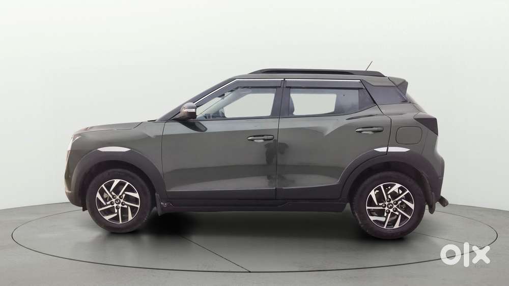 Mahindra Xuv 3xo Ax5 Pm Mt, 2025, Petrol