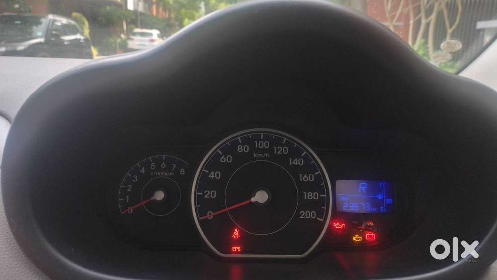 Hyundai I10 Gls 2011  Owner Living Abroad  Very Less Km Driven