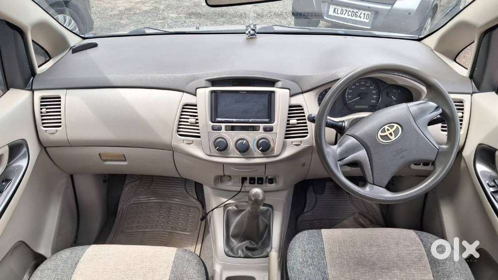 Toyota Innova 2.5 G (diesel) 8 Seater, 2012, Diesel