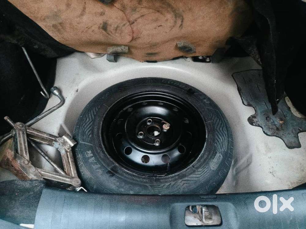 Maruti Suzuki Swift Dzire Vxi Optional, 2014, Petrol