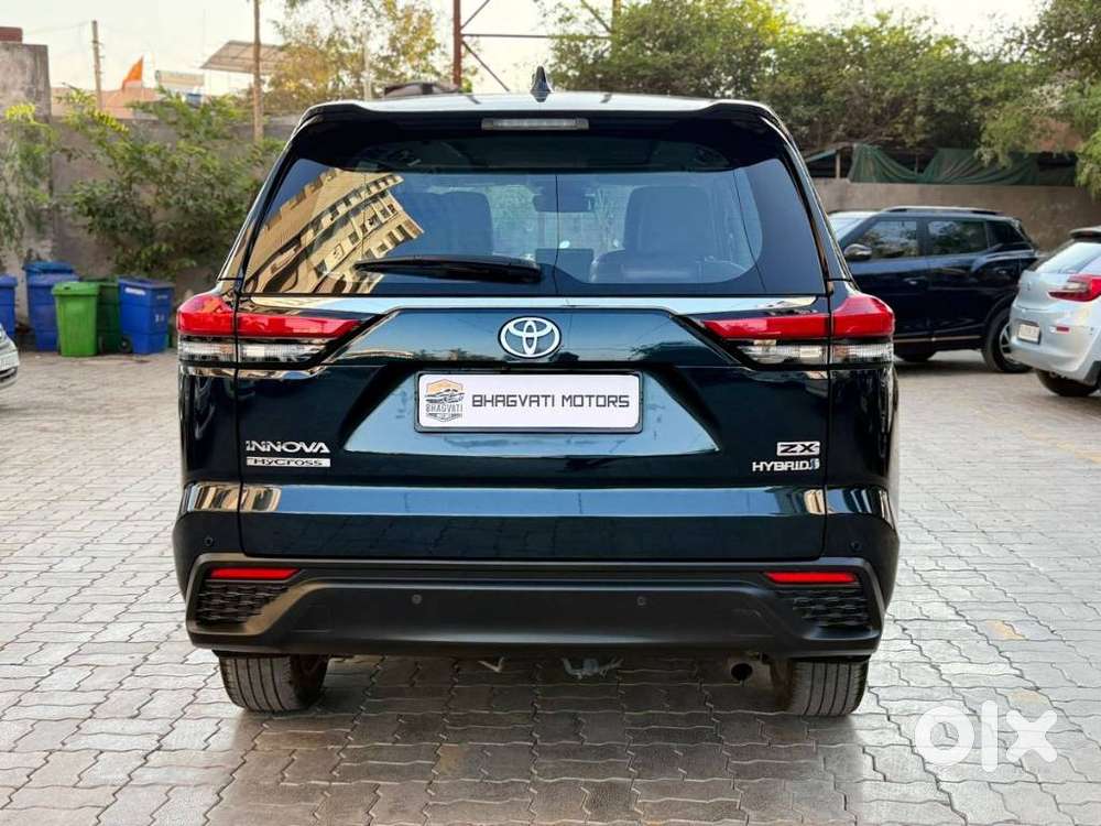 Toyota Innova Hycross 2.0 Zx (o) Hybrid 7 Str, 2023, Petrol