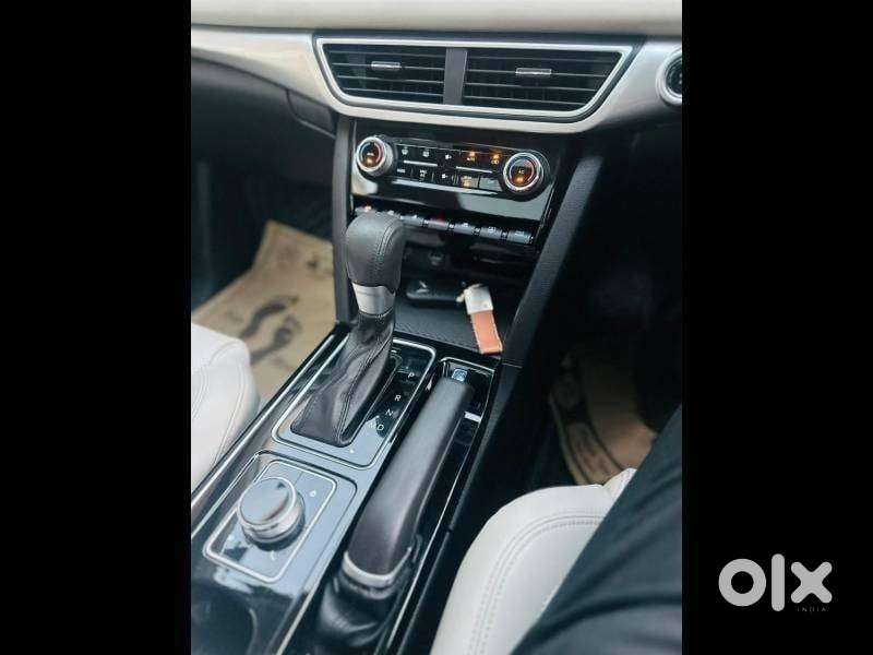 Mahindra Xuv700 2.2 Ax 7 Diesel At Str, 2024, Diesel