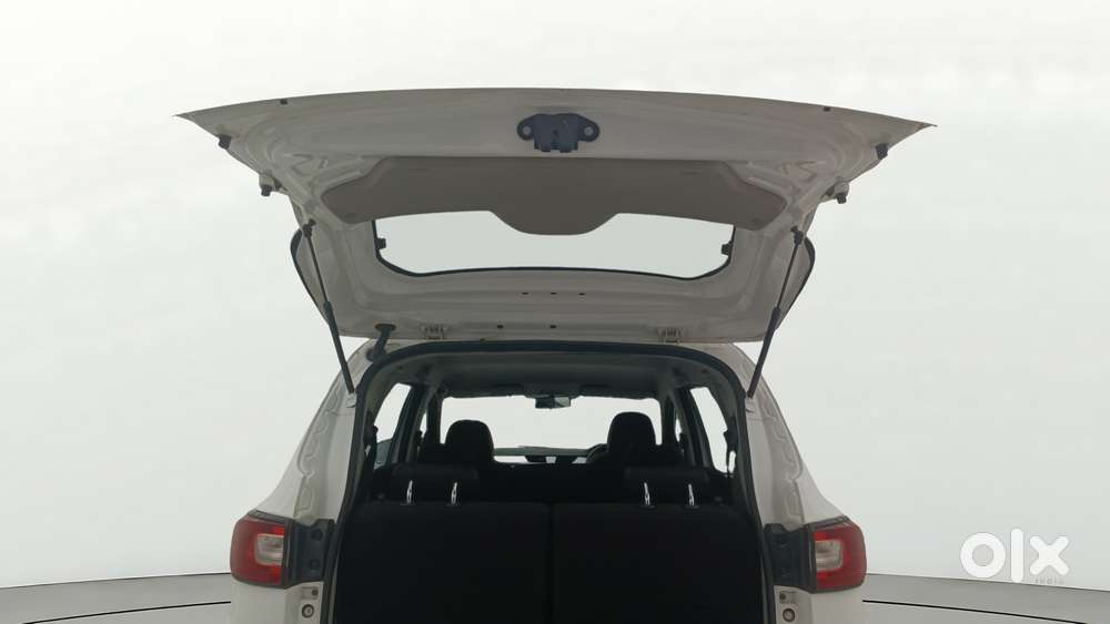 Renault Triber Rxz Easy-r Amt, 2023, Petrol