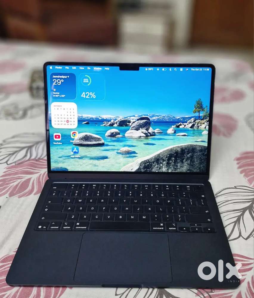 New MACBOOK AIR M5