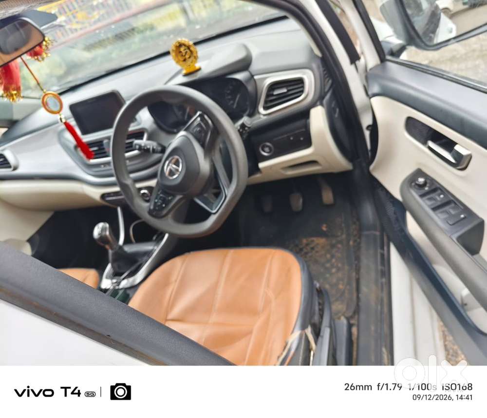 Tata Altroz Xz Top Model Petrol 2022 1st Owner 51000km