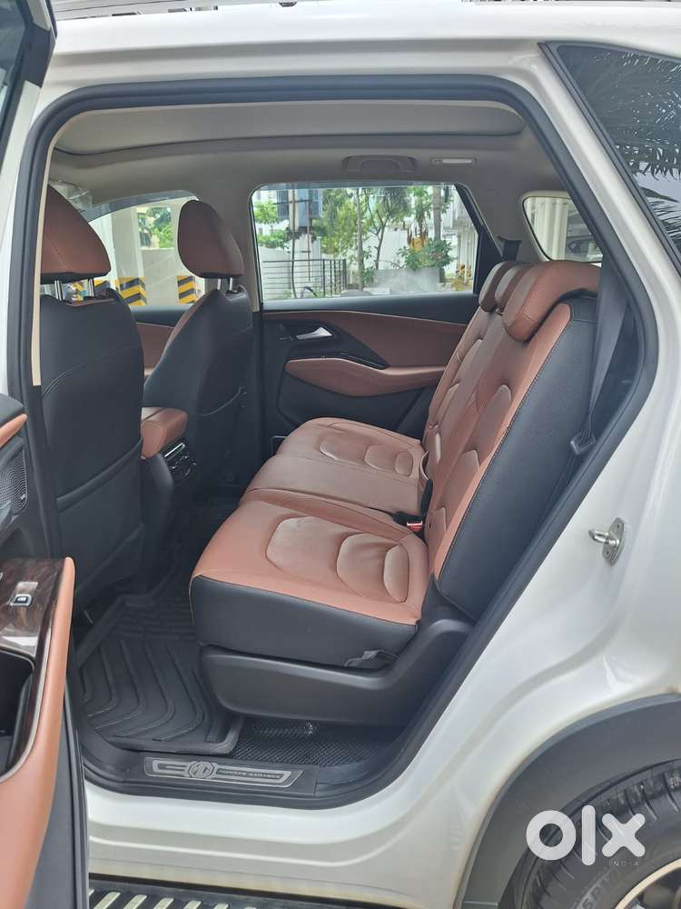 Mg Hector Plus Savvy Pro 1.5 Turbo Petrol Cvt 6 Str Dual Tone, 2024,..