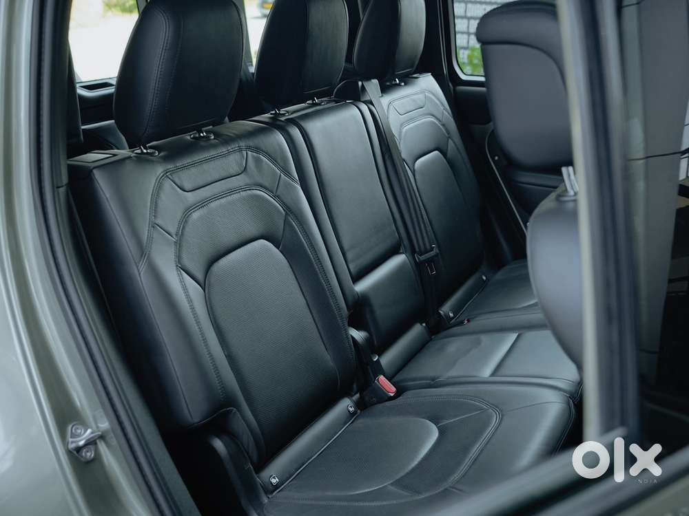 Land Rover Defender 2022