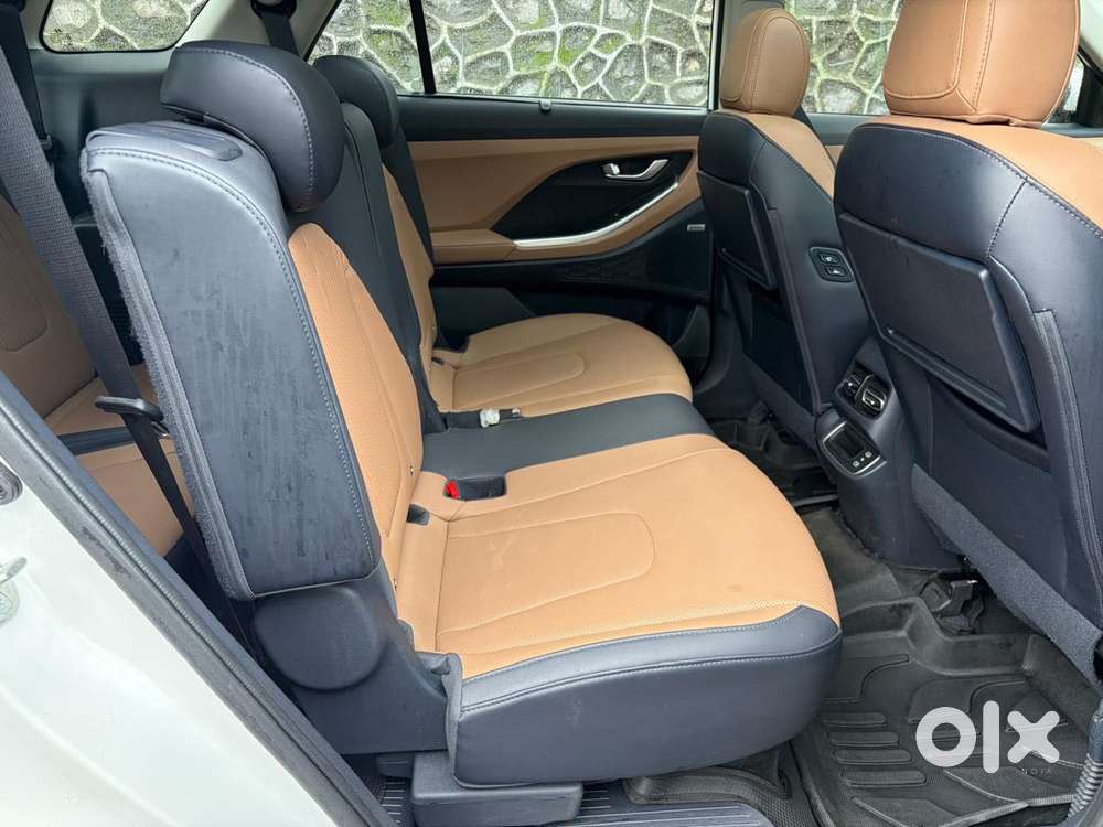 Hyundai Alcazar 2.0 Signature (o) Petrol At 7 Str, 2025, Petrol