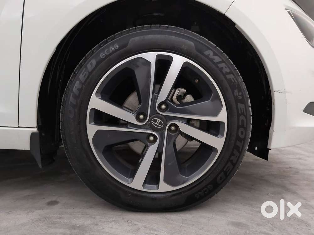 Tata Altroz Xza Plus (o) (s), 2023, Petrol