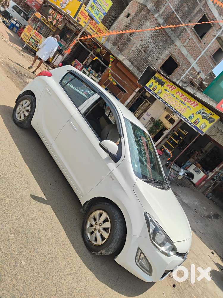 Hyundai I20 Petrol Cvt Magna Executive, 2013, Petrol