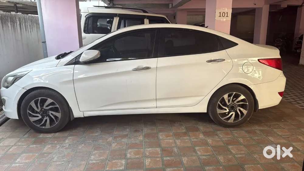 Hyundai Verna 2015