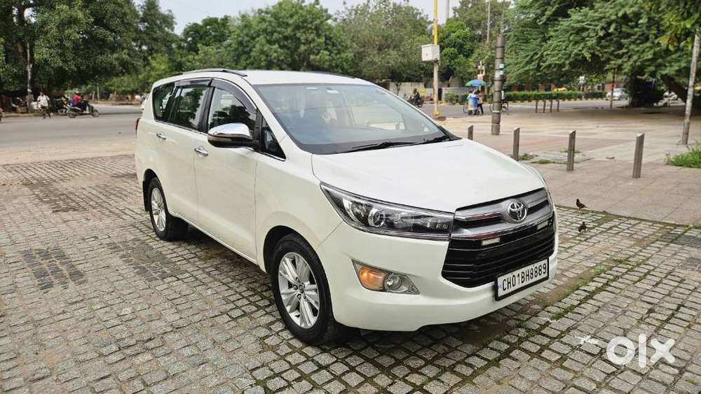 Toyota Innova Crysta 2.8z Automatic, 2016, Diesel