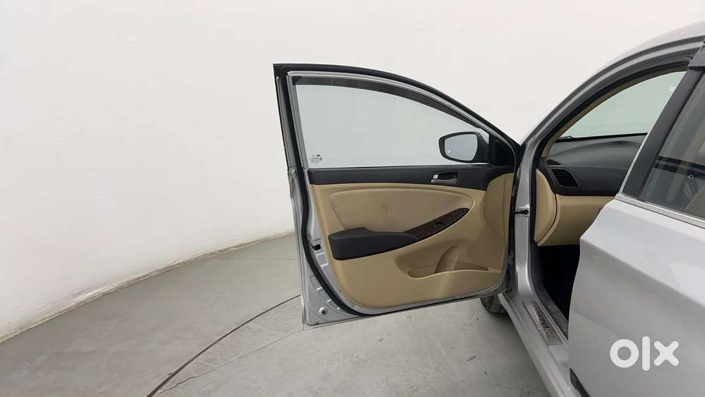 Hyundai Verna Fluidic 1.6 Vtvt Sx, 2016, Petrol