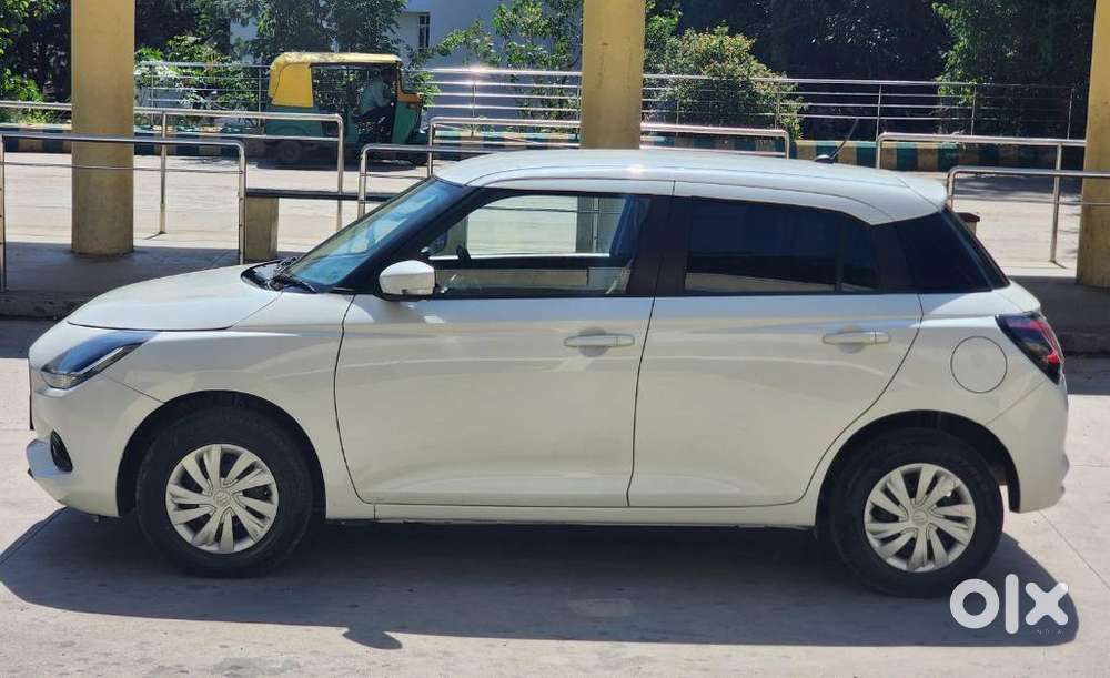 Maruti Suzuki Swift Vxi + Manual, 2024, Petrol