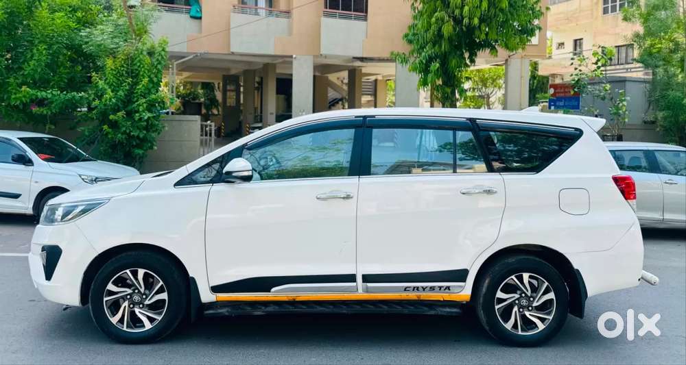 Toyota Innova Crysta [2020-ongoing] 2.4 Gx 8 Str, 2022, Diesel