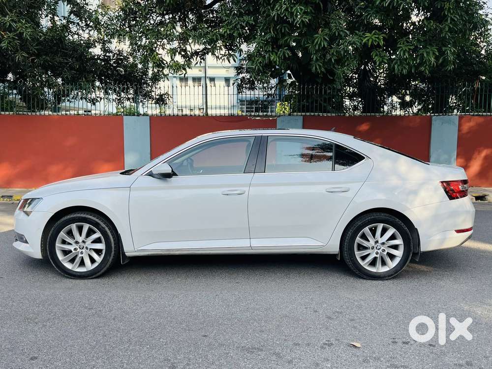 Skoda Superb L&k 2.0 Tdi At, 2019, Diesel