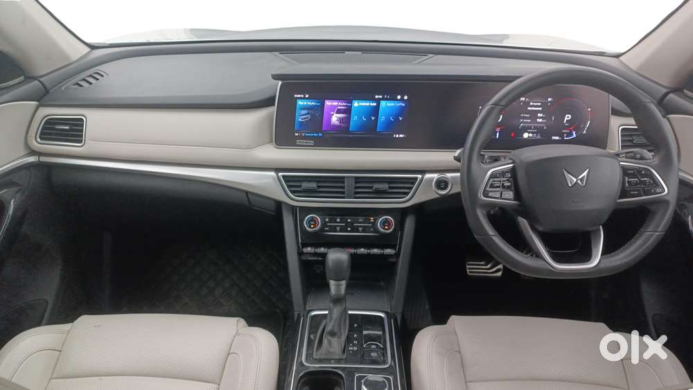 Mahindra Xuv700 2.0 Ax 7 Petrol At Str, 2023, Diesel