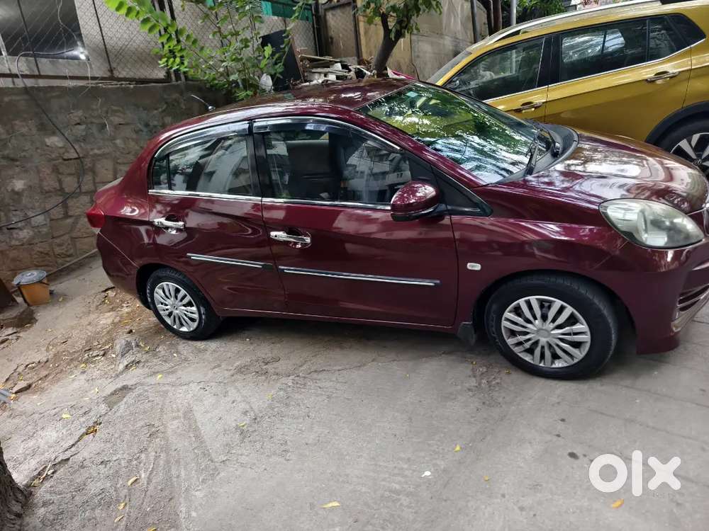 Honda Amaze 2nd Gen 2015 Petrol Well Maintained