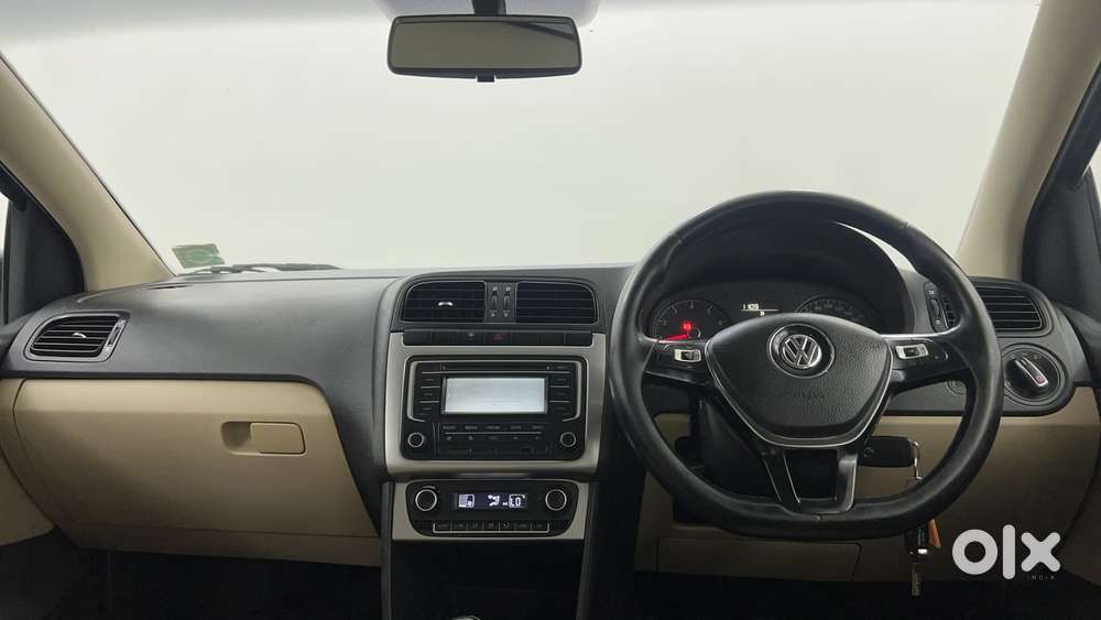 Volkswagen Polo Petrol Highline 1.2l, 2015, Petrol