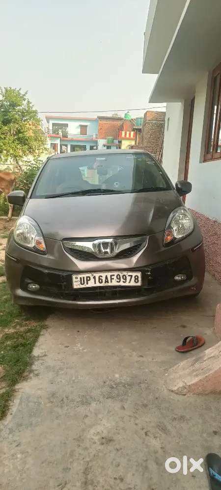 Mohday Hama Car Sell Kar Raha Ha