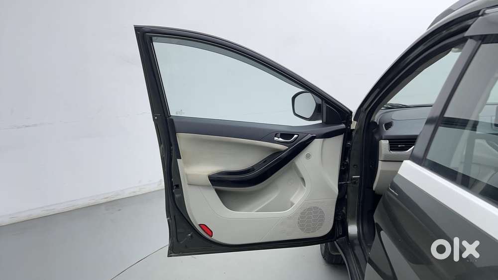 Tata Nexon Xz Plus (hs), 2022, Petrol