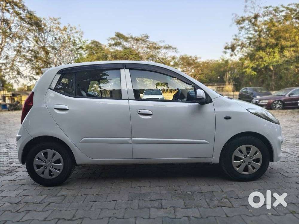 Hyundai I10 Sportz At, 2012, Petrol