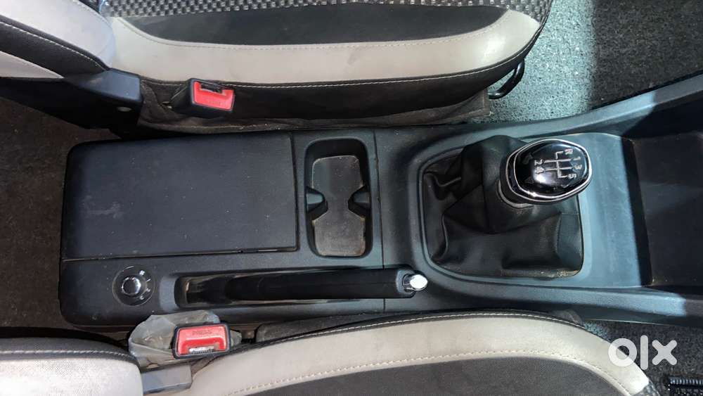 Renault Triber Rxz, 2022, Petrol