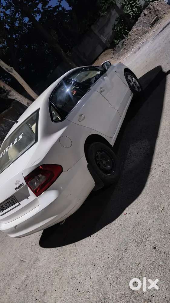 Skoda Rapid 2013 Diesel 195000 Km Driven