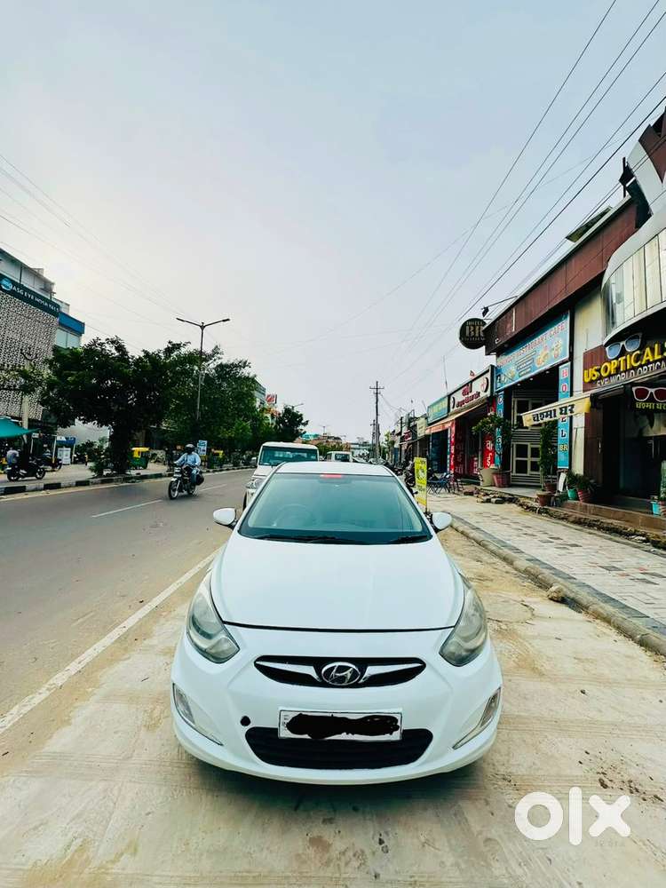 Hyundai Verna 2012
